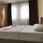 Cam Hotel *