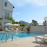 Cam Hotel *