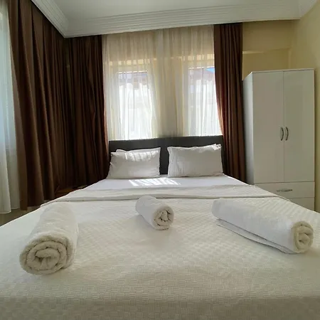 Cam Hotel *
