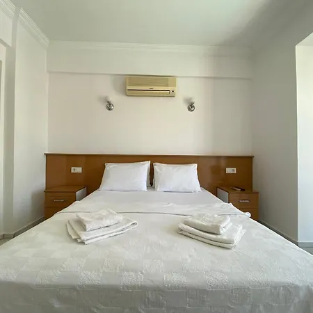 Cam Hotel *