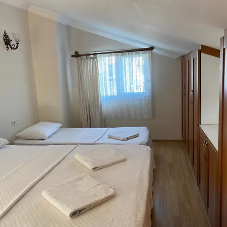 Hotel Cam *