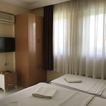 Cam Hotel *