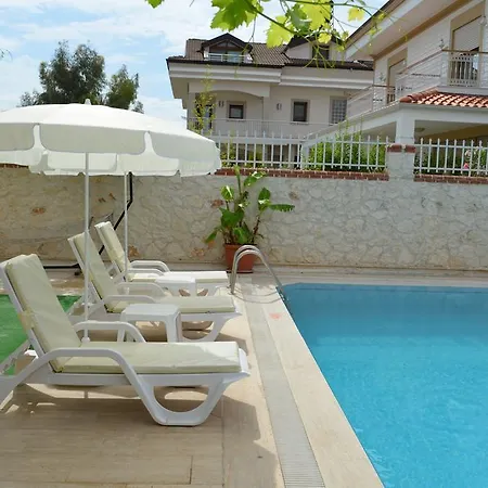Cam Hotel *