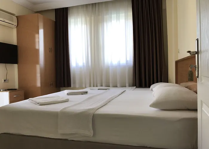 Cam Hotel *